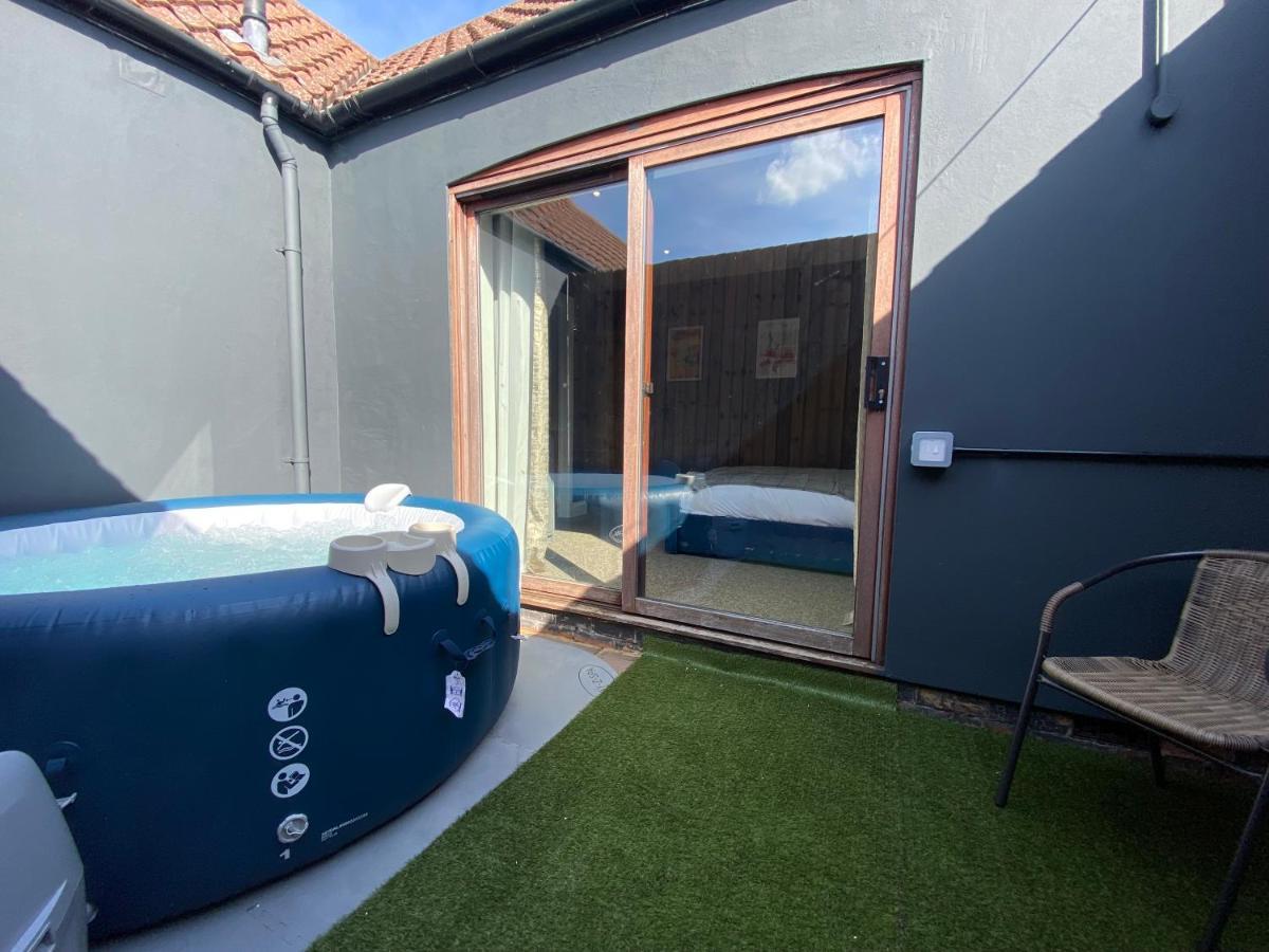 Hogget Hotel Foxton Bagian luar foto